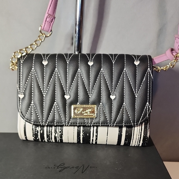 Betsey Johnson Black and White Quilted Crossbody Bag/ClutchW/ Coin Purse - Picture 10 of 11